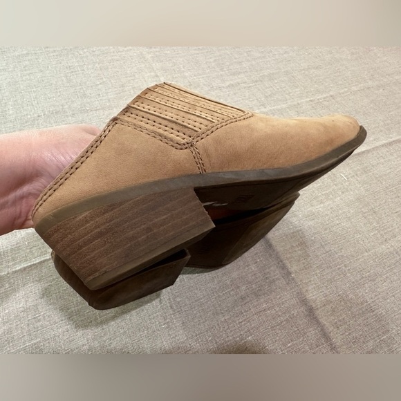 Frye Shoes - Frye Roxie Tan Leather Slip On Mules Clogs Women US 6.5